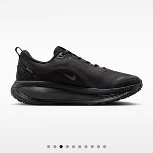 Nike sneakers women’s 6
